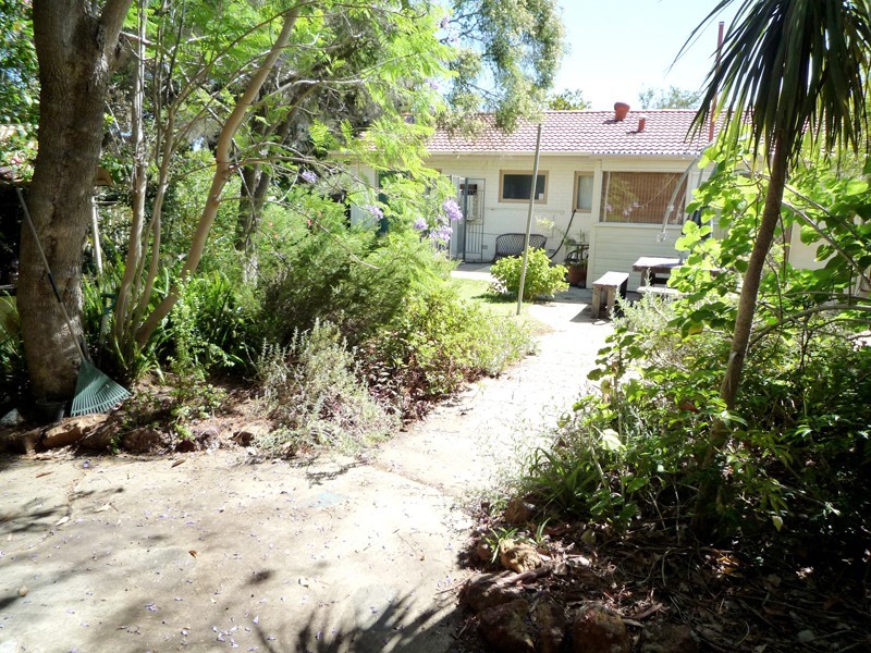 4 Megan Way, Camillo WA 6111