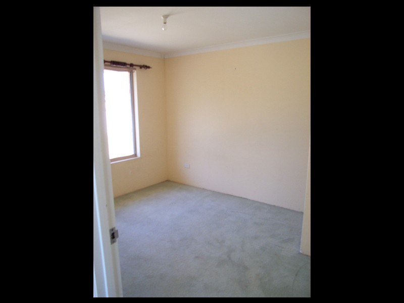 87 Strawberry Dr, Seville Grove WA 6112