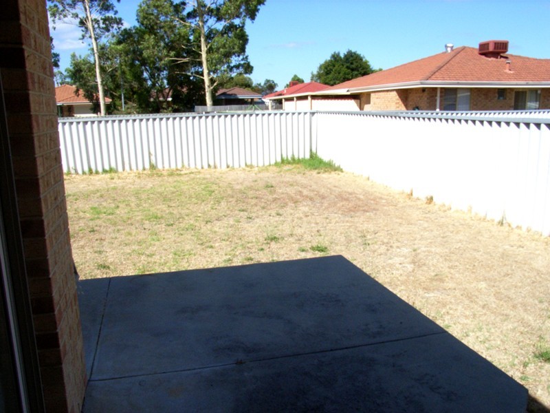 87 Strawberry Dr, Seville Grove WA 6112