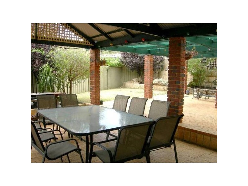 5 Birdup Close, Kelmscott WA 6111