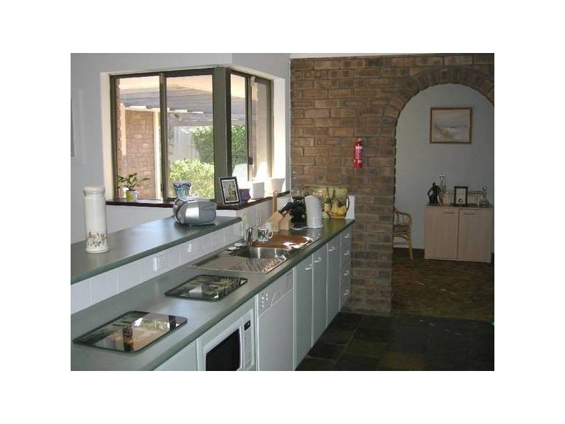 98 Clifton Street, Kelmscott WA 6111