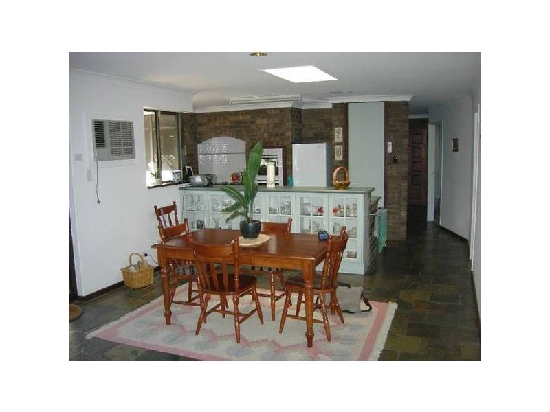 98 Clifton Street, Kelmscott WA 6111