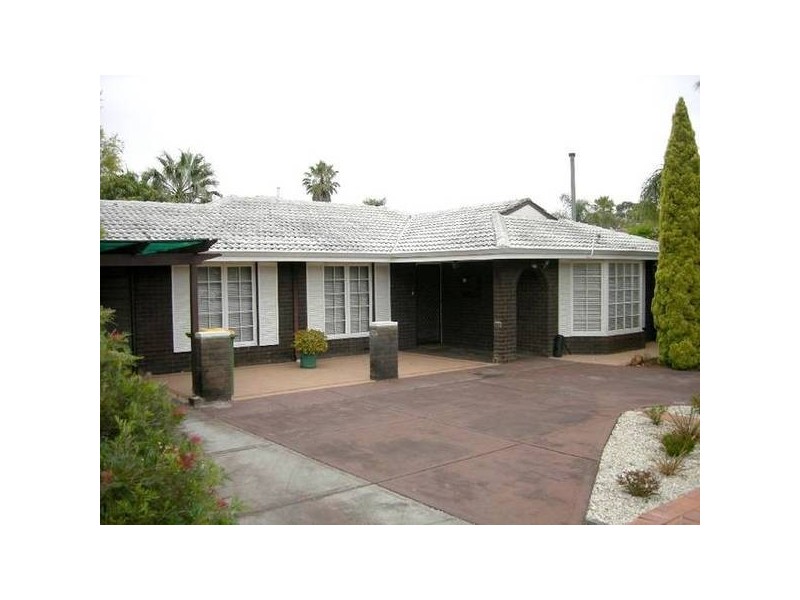 11 Parkfield Road, Kelmscott WA 6111