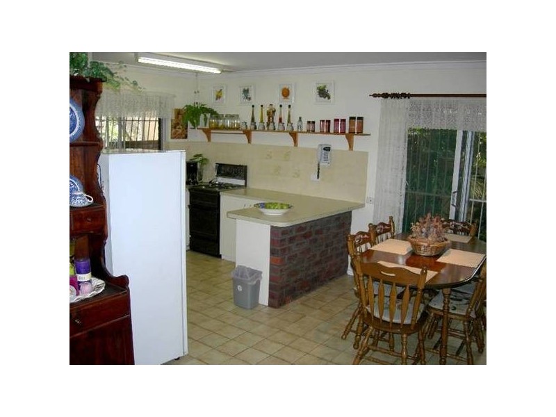 11 Parkfield Road, Kelmscott WA 6111