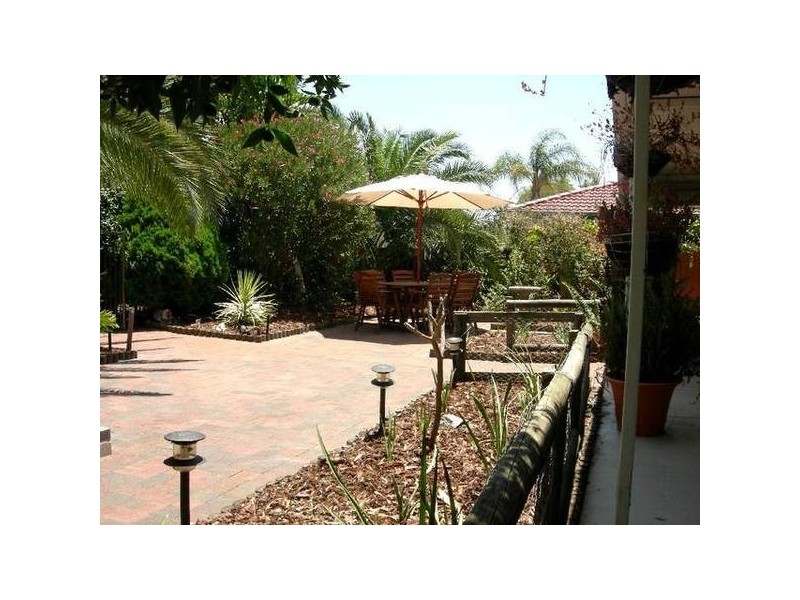 11 Parkfield Road, Kelmscott WA 6111