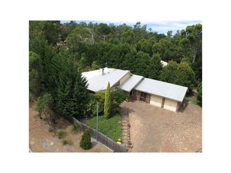 11 Parkin Road, Roleystone WA 6111