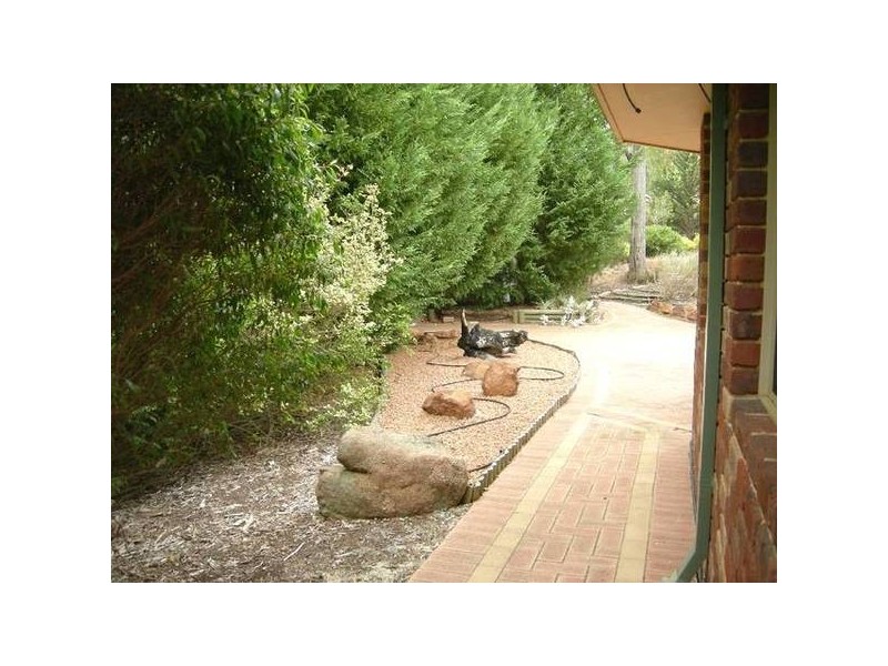 11 Parkin Road, Roleystone WA 6111