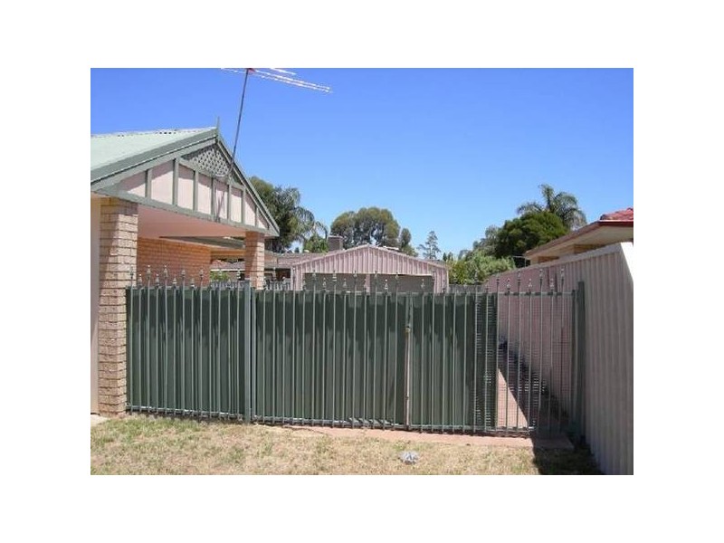 9 Kara Court, Seville Grove WA 6112