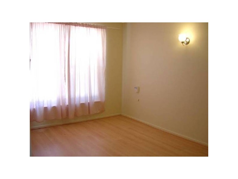 8 Ypres Road, Westfield WA 6111