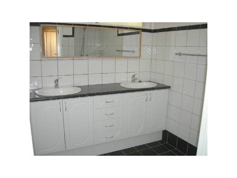 8 Ypres Road, Westfield WA 6111