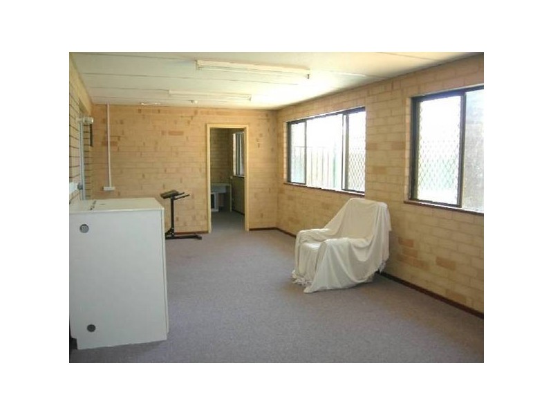 8 Ypres Road, Westfield WA 6111