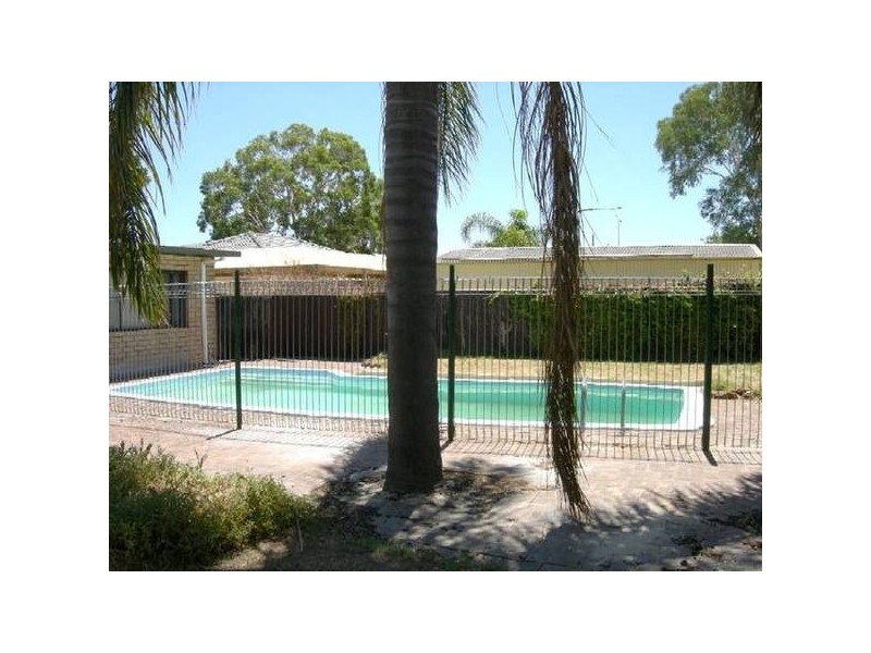 8 Ypres Road, Westfield WA 6111