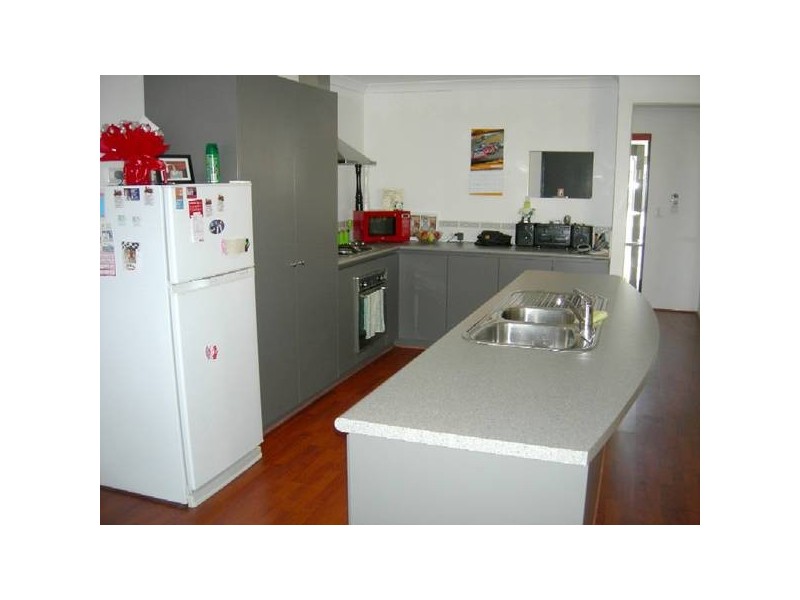 10 Santiago Street, Seville Grove WA 6112