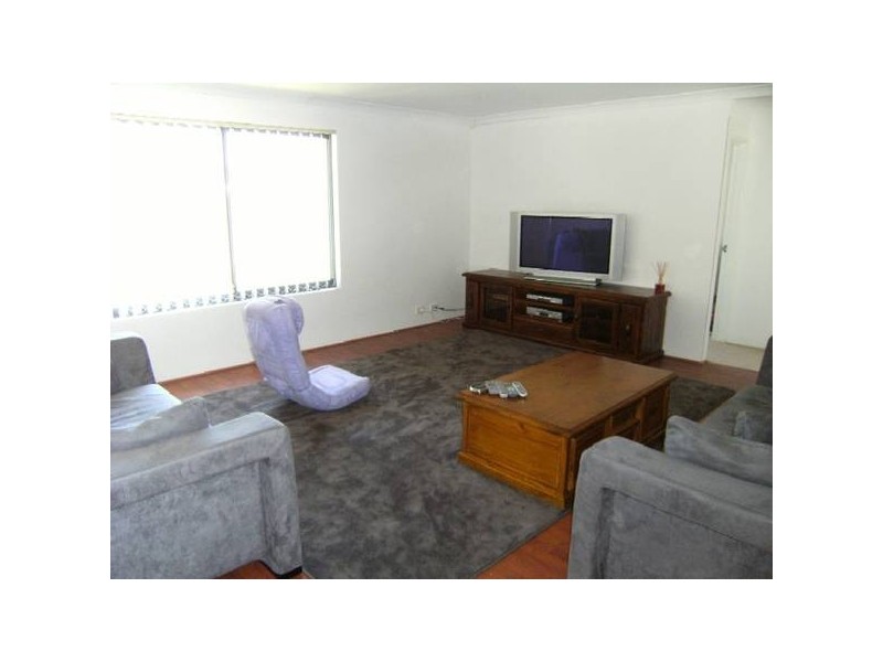 10 Santiago Street, Seville Grove WA 6112