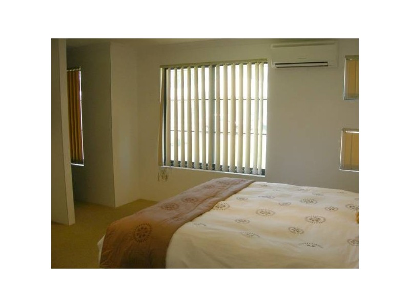 10 Santiago Street, Seville Grove WA 6112