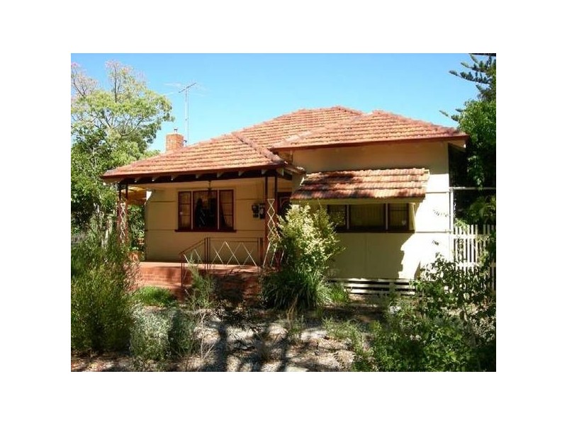 9 River Road, Kelmscott WA 6111