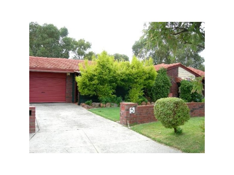 5 Curlew Court, Kelmscott WA 6111