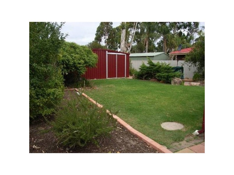 5 Curlew Court, Kelmscott WA 6111
