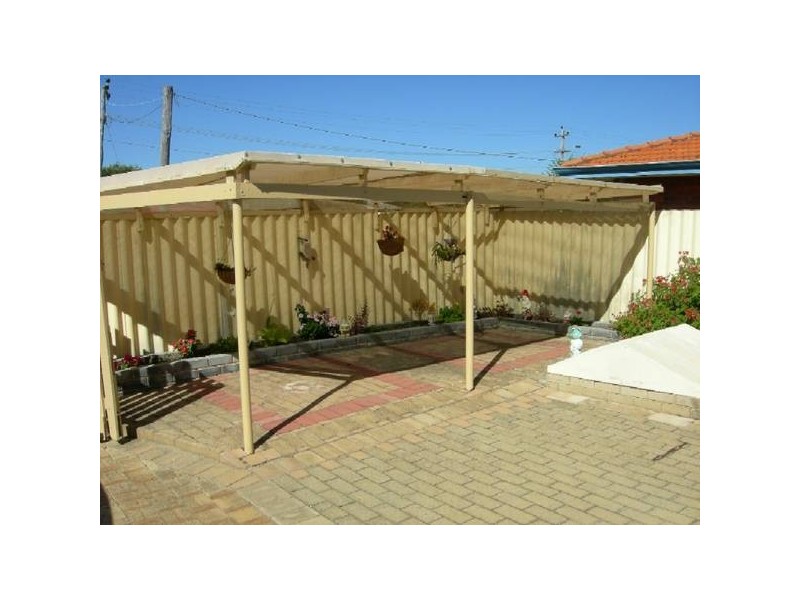 2 Breaden Drive, Cooloongup WA 6168