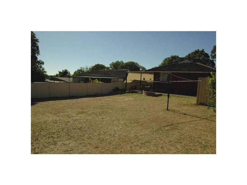 6 Merilee Terrace, Kelmscott WA 6111