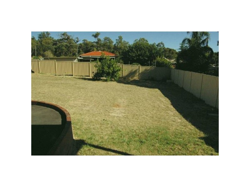 6 Merilee Terrace, Kelmscott WA 6111
