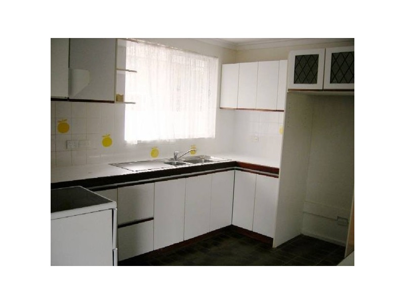 8 Piggott St, Armadale WA 6112