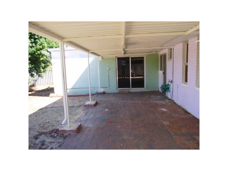 8 Piggott St, Armadale WA 6112