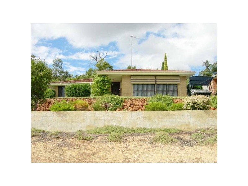 50 Ashley Drive, Kelmscott WA 6111