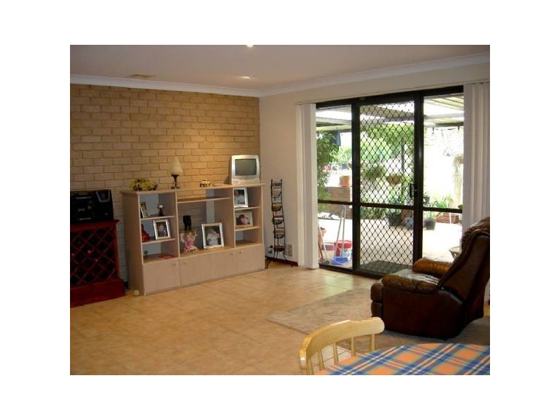 50 Ashley Drive, Kelmscott WA 6111