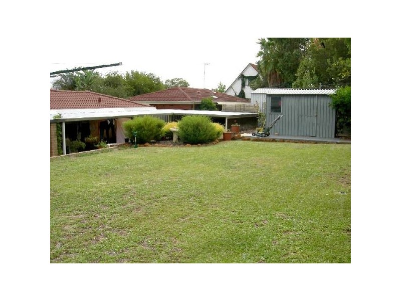 50 Ashley Drive, Kelmscott WA 6111
