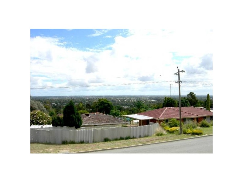 50 Ashley Drive, Kelmscott WA 6111