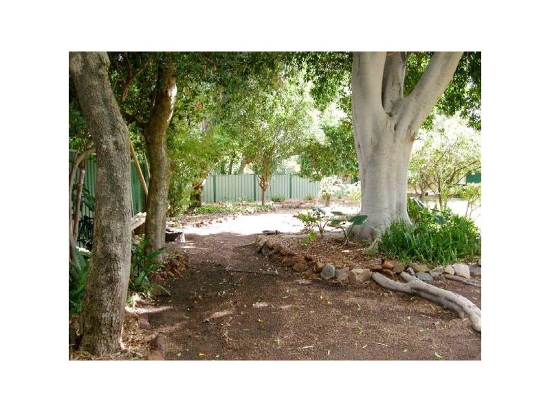9 Steve Street, Kelmscott WA 6111