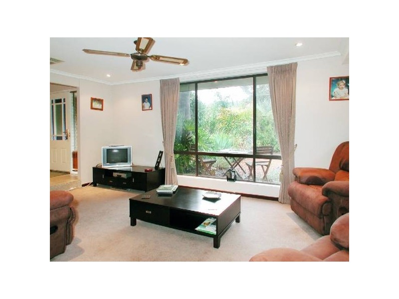 86 Connell Avenue, Kelmscott WA 6111