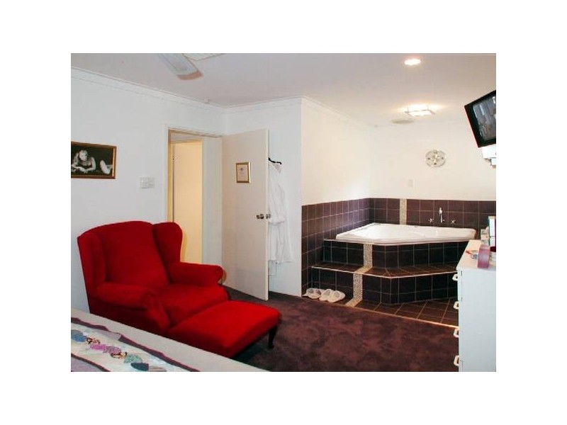 86 Connell Avenue, Kelmscott WA 6111