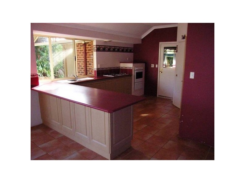 1 Horseshoe Crt, Kelmscott WA 6111