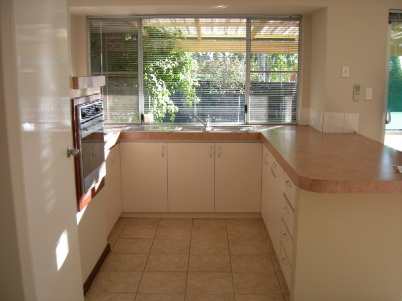 24 Hill Street, Kelmscott WA 6111