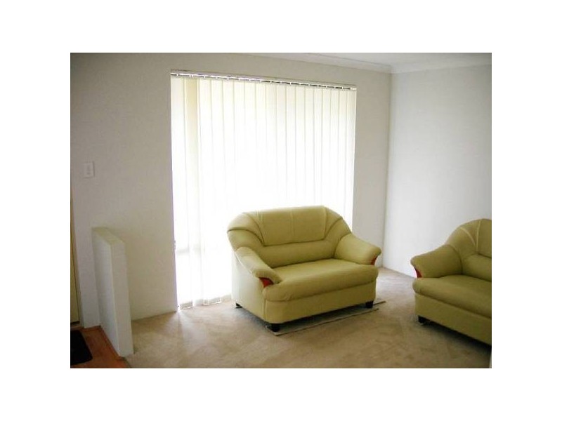 228 Seville Drive, Seville Grove WA 6112