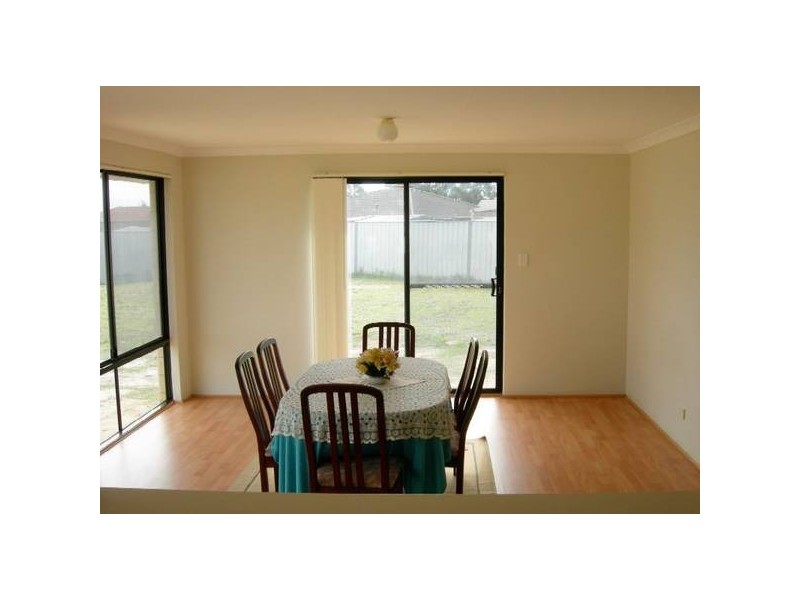 228 Seville Drive, Seville Grove WA 6112