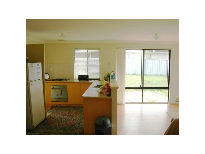 228 Seville Drive, Seville Grove WA 6112