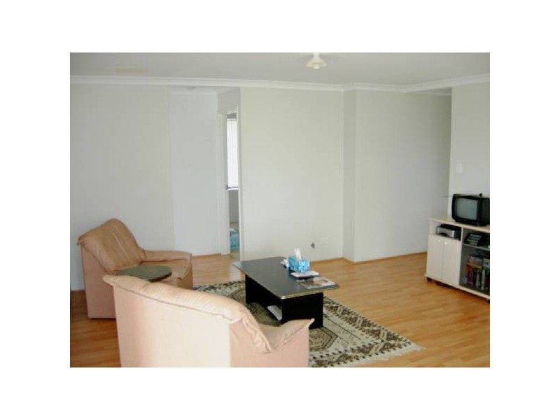 228 Seville Drive, Seville Grove WA 6112