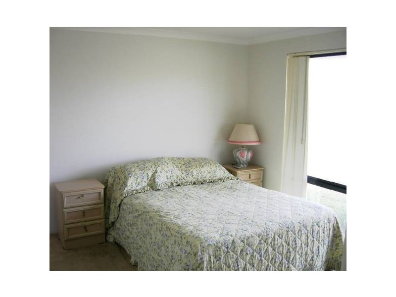 228 Seville Drive, Seville Grove WA 6112