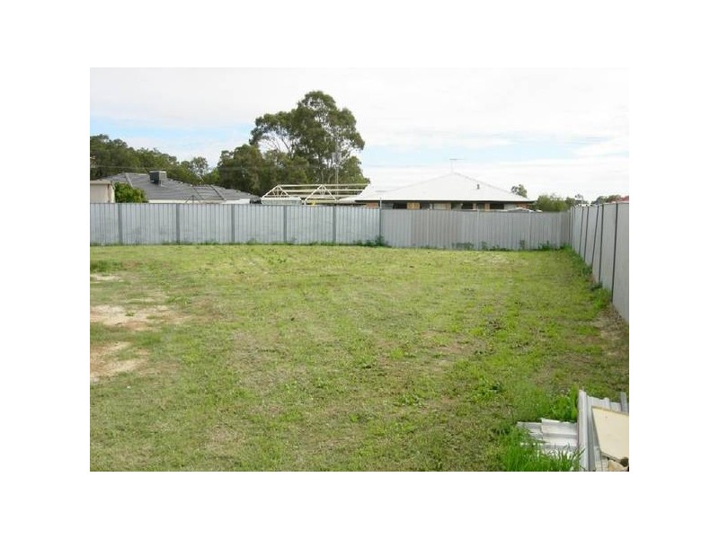 228 Seville Drive, Seville Grove WA 6112