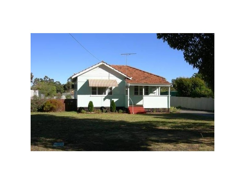 379 Railway Avenue, Armadale WA 6112