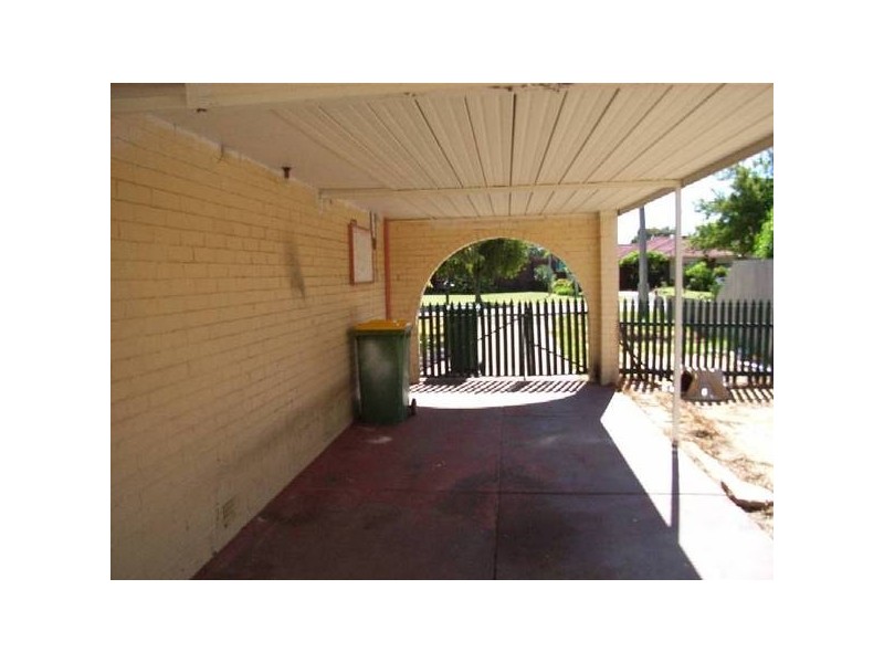 8 Pigott Street, Armadale WA 6112