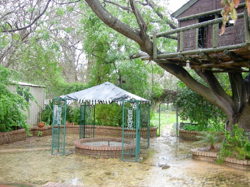 27 Buckingham Road, Kelmscott WA 6111