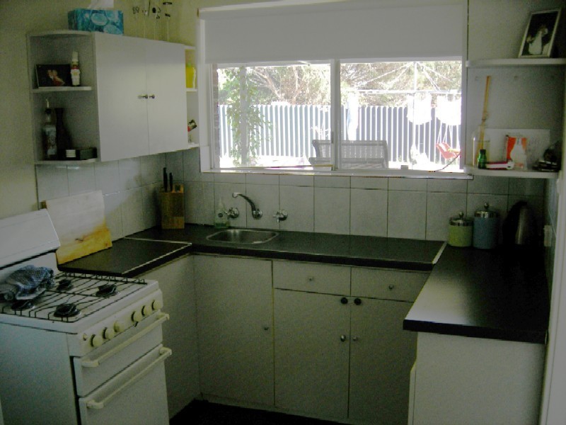 1/2 Amanda Drive, Camillo WA 6111