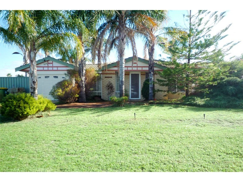 30 Hemingway Drive, Camillo WA 6111