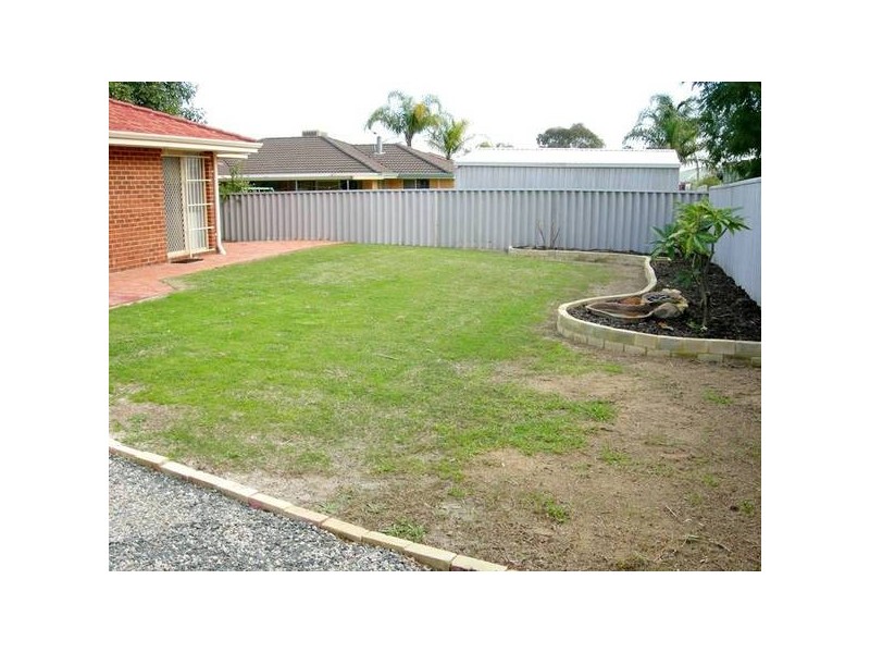 3 Dempsey Pl, Kenwick WA 6107