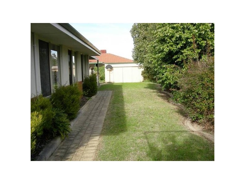 5 Sepal Close, Seville Grove WA 6112
