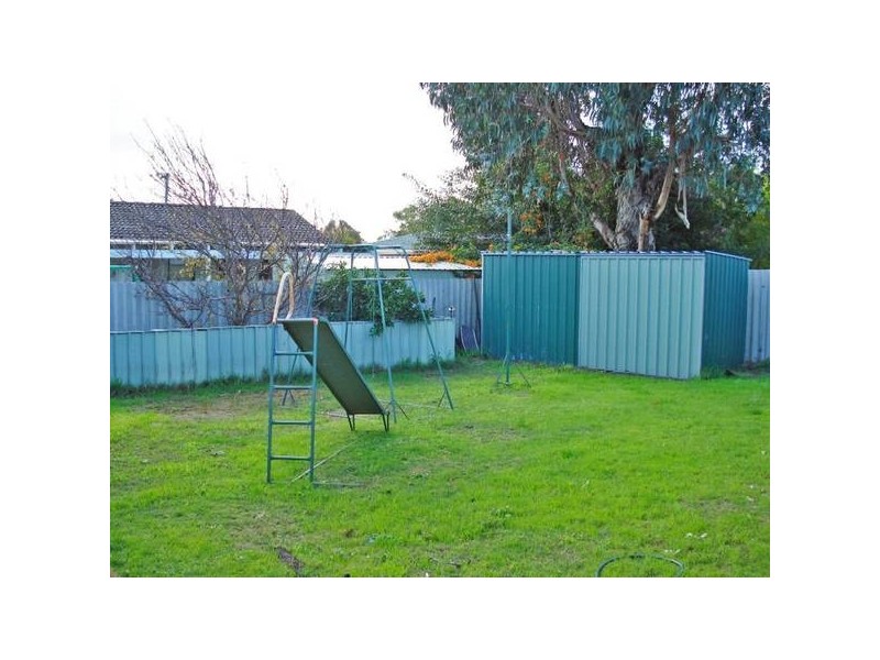 4 Harlow Court, Westfield WA 6111